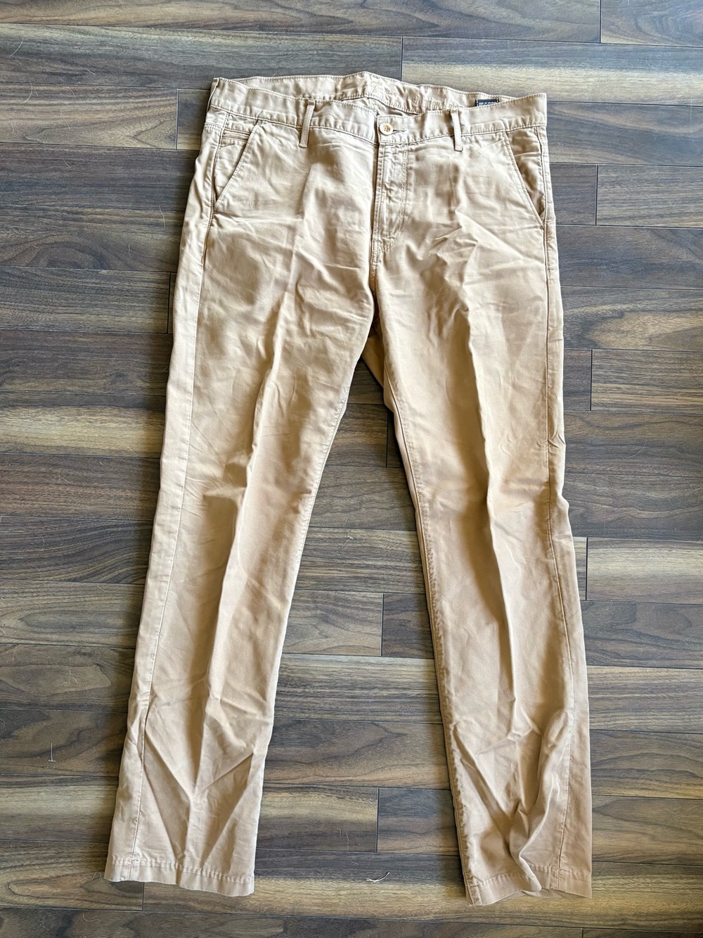 7 For All Mankind Slim Chinos in Light Khaki